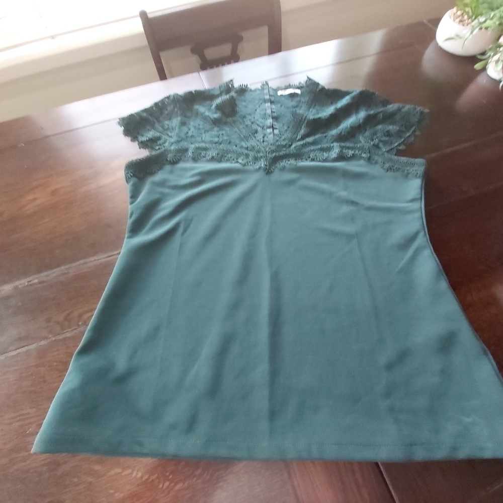 NEW H&M TOP///B2B